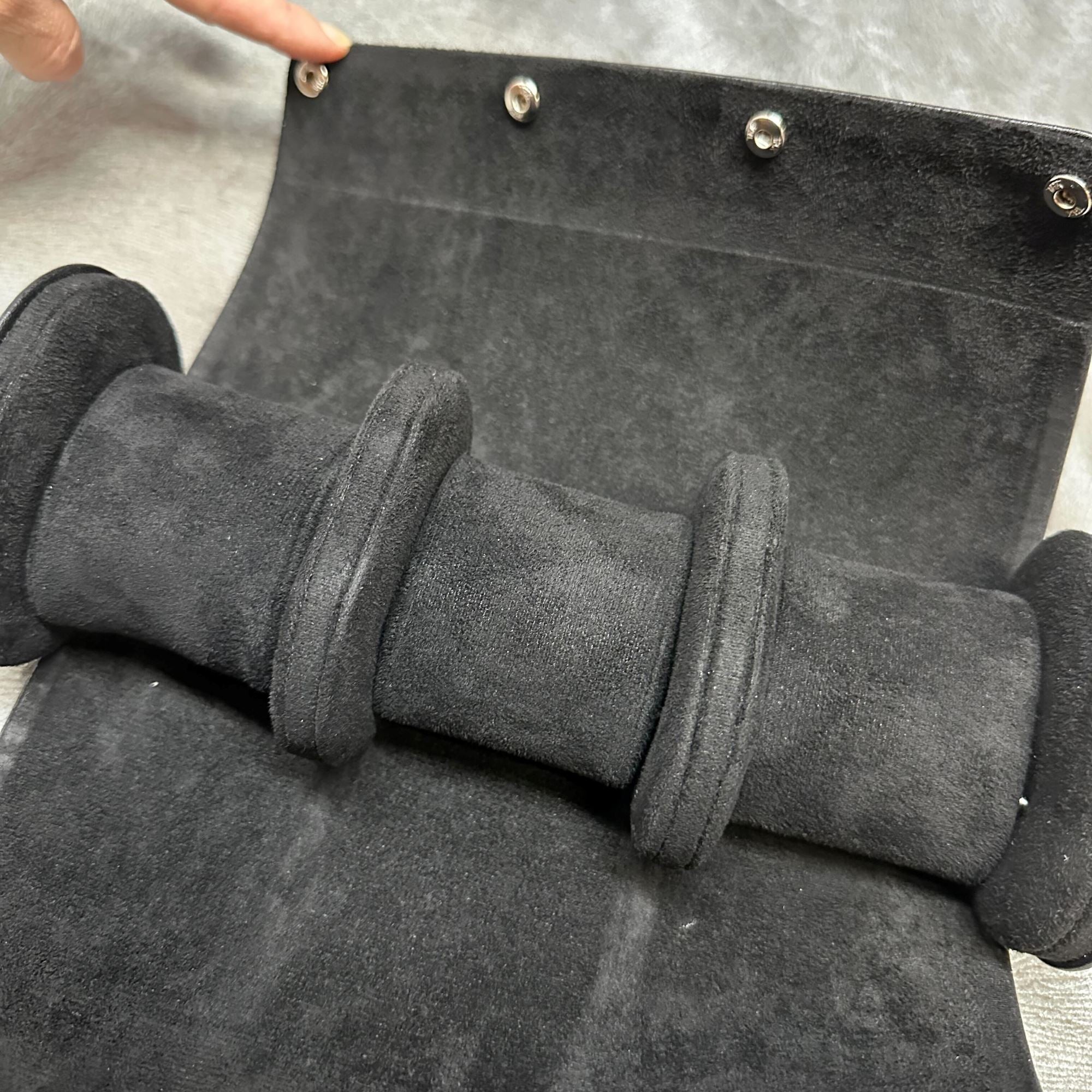 Seconds - Watch Roll Case for 3 in Black Vegan Leather Seconds Clinks